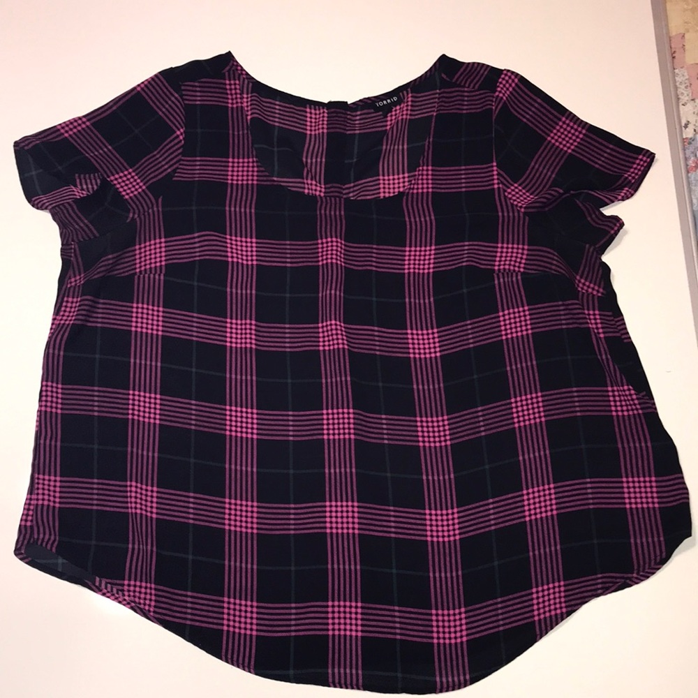 Torrid Blouse Size 1 (1X 14-16) Black, Pink & Green Colors